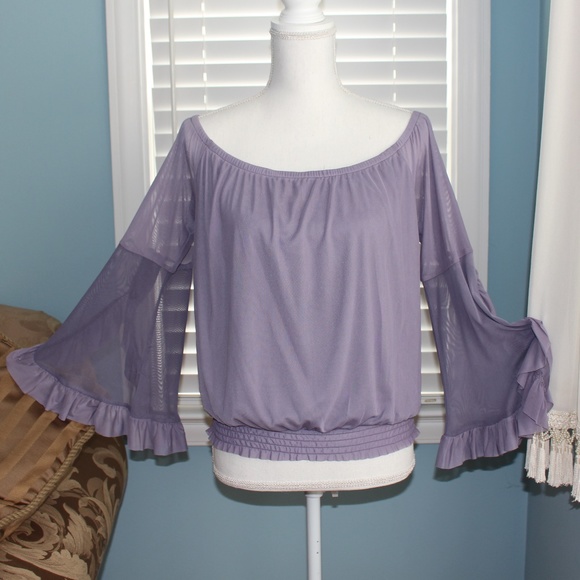 Freshman Tops - 🎄Lilac Bell Sleeves Top NWT🎁